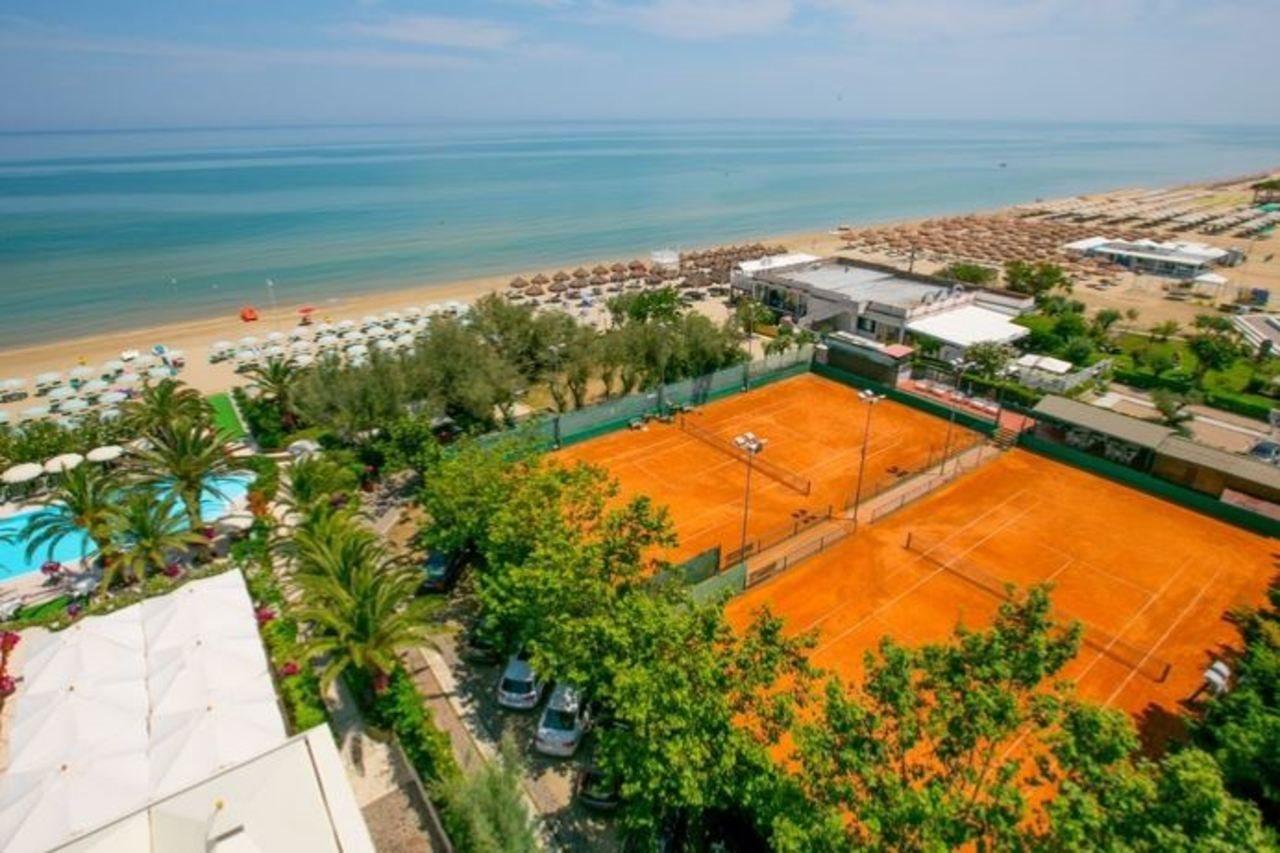 Hotel Mion Charme&Relax Silvi Marina Exterior foto