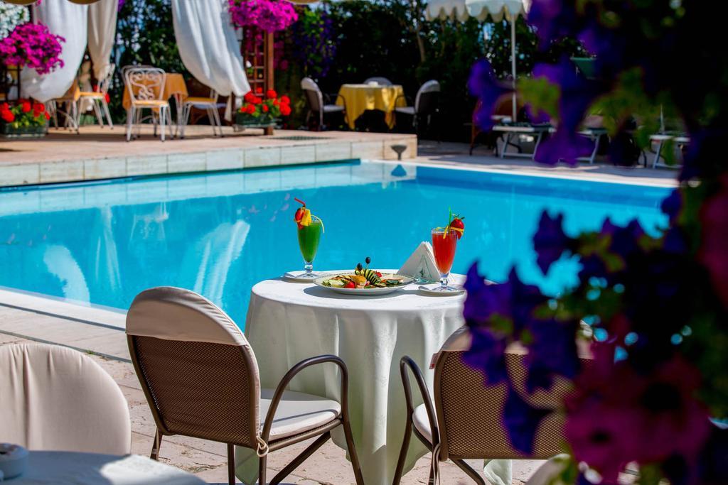 Hotel Mion Charme&Relax Silvi Marina Exterior foto